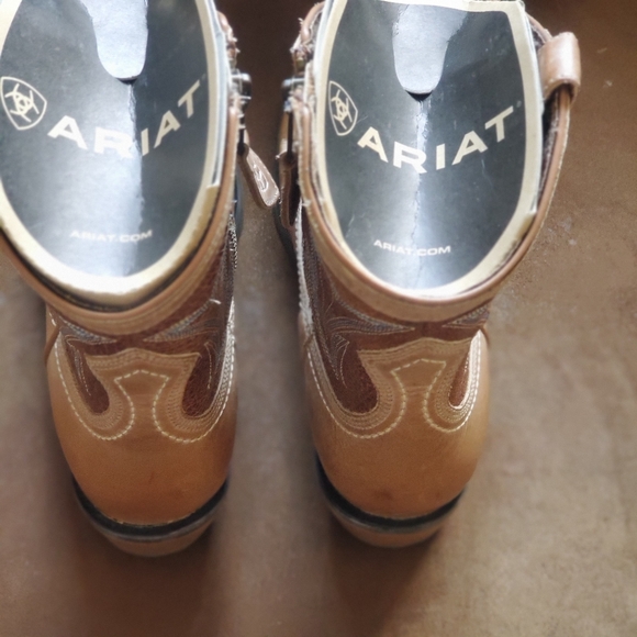 COWGIRL BOOTS by Ariat with Side Zipper. Size 8. - Picture 7 of 9